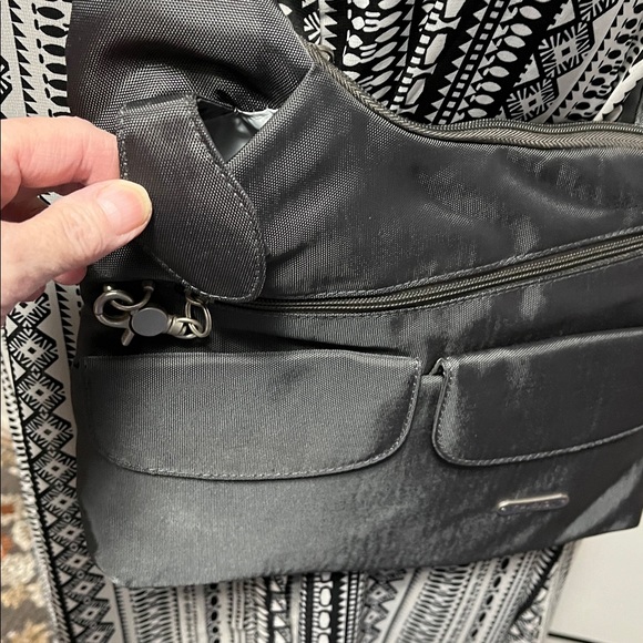 TRAVELON ANTI-THEFT Gray crossbody Bag New! - Picture 4 of 13